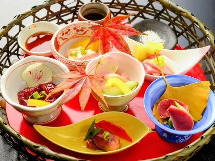 地鶏刺し(Lサイズ)上皮、むね肉、もも、ぼんじり、砂肝